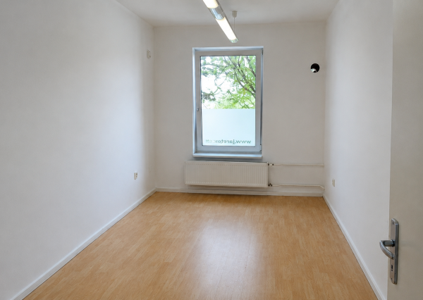 Prenajmem kancelárske priestory 15m2 v Nitre.