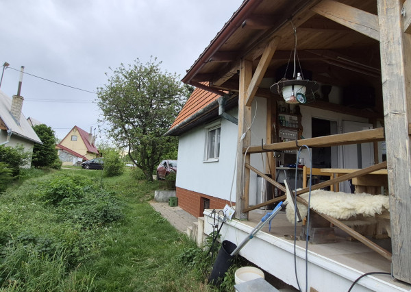Predám chatu s vínnou pivnicou a vinohradom Dolné Krškany - Bita.