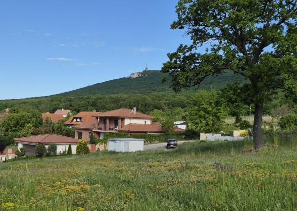 Predám stavebný pozemok - Nitrianske Hrnčiarovce 2671m2
