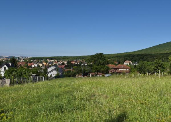 Predám stavebný pozemok - Nitrianske Hrnčiarovce 2671m2