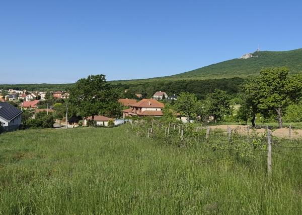 Predám stavebný pozemok - Nitrianske Hrnčiarovce 2671m2