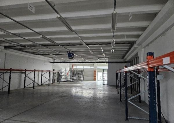 Vykurovaný skladovo-obchodný priestor na prenájom - 270 m2, ul. Stará Vajnorská