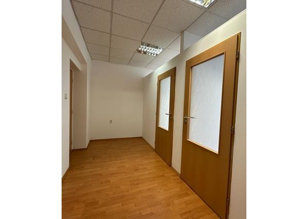 Kancelárske priestory na prenájom - od 12 m2, Pluhová ul.