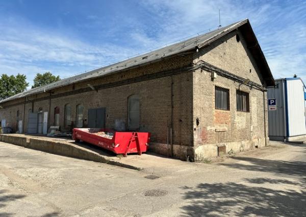 Skladovo prevádzkový priestor na prenájom - 160 m2, Odborárska ul.