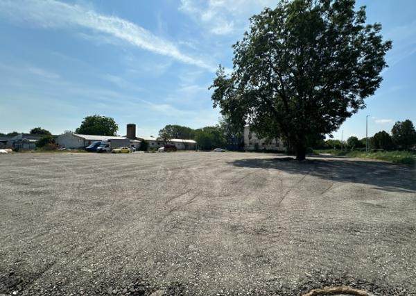 Spevnené komerčné plochy na prenájom - 4.724 m2, Poľovnícka ul.