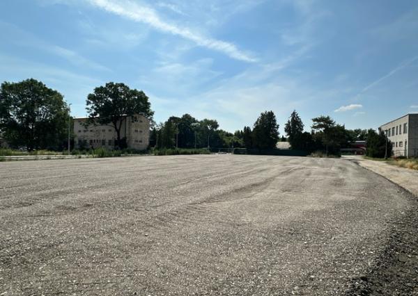 Spevnené komerčné plochy na prenájom - 4.724 m2, Poľovnícka ul.