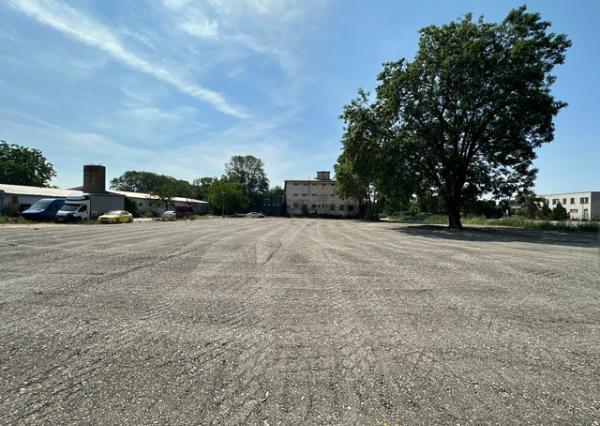 Spevnené komerčné plochy na prenájom - 4.724 m2, Poľovnícka ul.