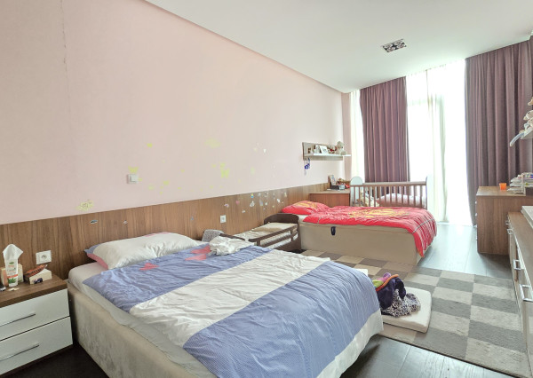 Luxusná dizajnová vila v Lozorne s bazénom a kinom