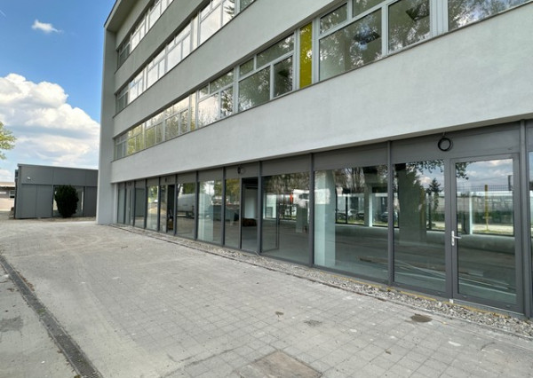 Multifunkčný priestor na prenájom – 680 m², Vlčie hrdlo