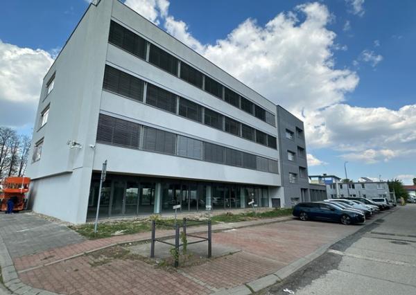 Multifunkčný priestor na prenájom – 680 m², Vlčie hrdlo
