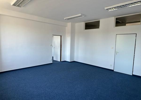 Kancelária s bezplatným parkovaním na prenájom - 72 m2, Rybničná ul.