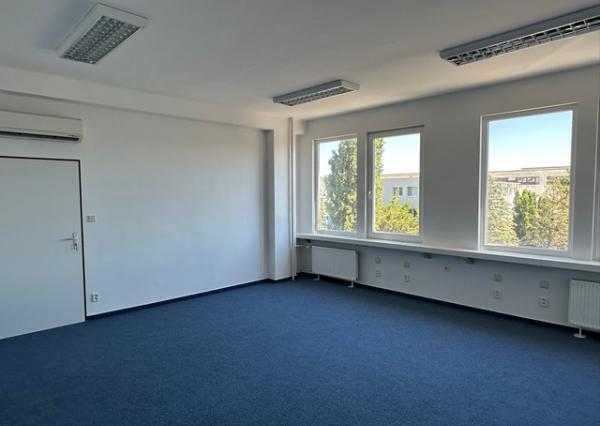 Kancelária s bezplatným parkovaním na prenájom - 72 m2, Rybničná ul.