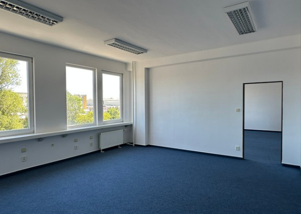 Kancelária s bezplatným parkovaním na prenájom - 72 m2, Rybničná ul.