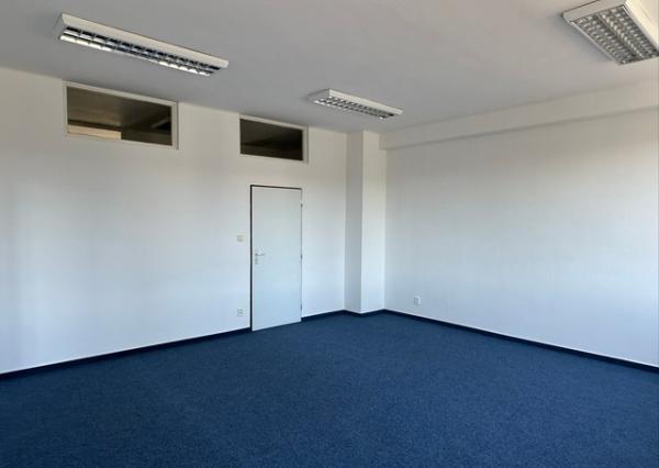Kancelária s bezplatným parkovaním na prenájom - 72 m2, Rybničná ul.