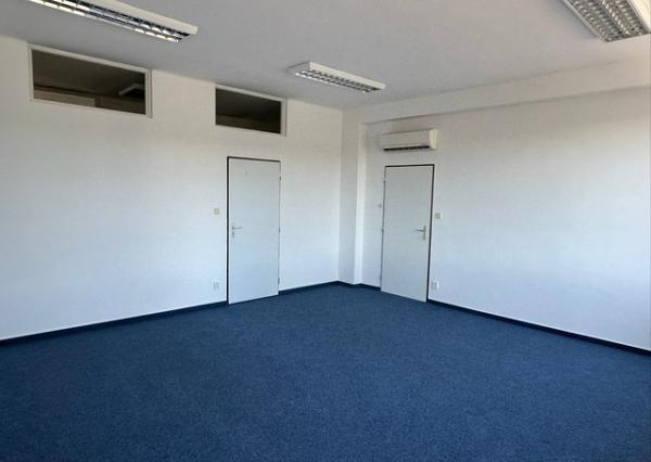 Kancelária s bezplatným parkovaním na prenájom - 72 m2, Rybničná ul.