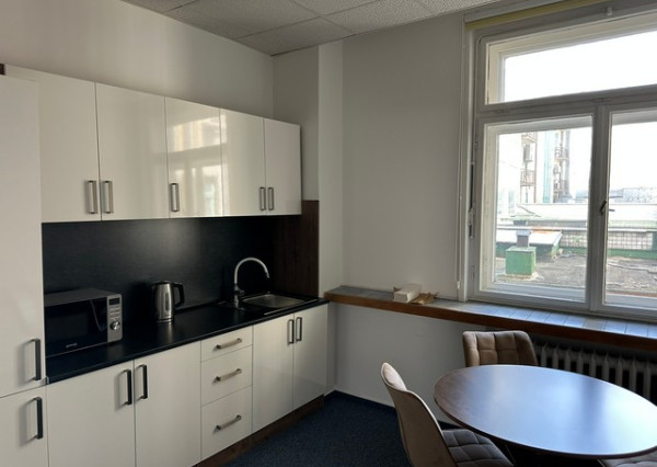 Kancelárie v centre mesta na prenájom - od 20 m2, ul. Námestie SNP.