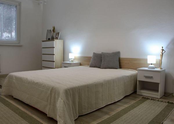 Na prenájom 2-izbový byt s balkónom – centrum Nitry