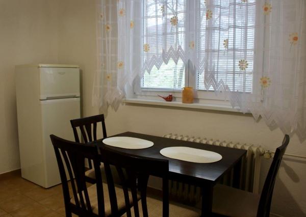 Na prenájom 2-izbový byt s balkónom – centrum Nitry