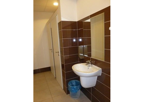 Trojkancelária s parkovacím miestom zdarma - 44,36 m2