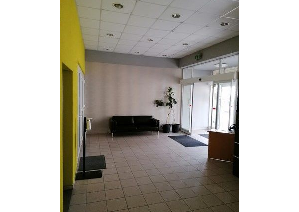 Trojkancelária s parkovacím miestom zdarma - 44,36 m2