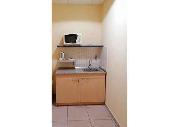 Trojkancelária s parkovacím miestom zdarma - 44,36 m2