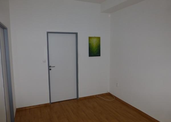 Trojkancelária s parkovacím miestom zdarma - 44,36 m2