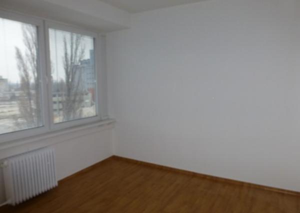 Trojkancelária s parkovacím miestom zdarma - 44,36 m2