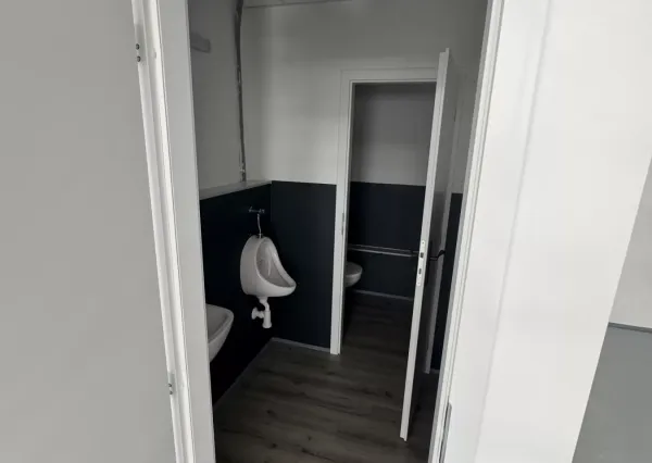 Moderná hala s kanceláriami v komplexe VARIO 37 na prenájom