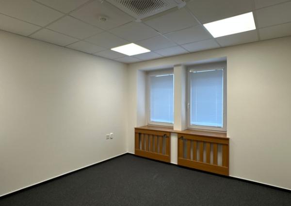 Príjemné administratívne priestory na prenájom - od 16 m2, Miletičova ul.