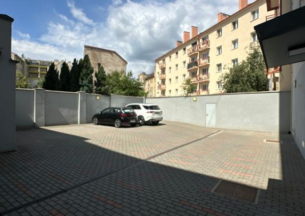Príjemné administratívne priestory na prenájom - od 16 m2, Miletičova ul.
