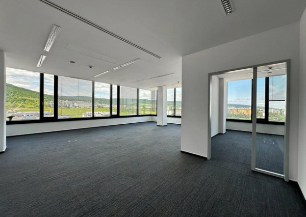 Reprezentatívne kancelárske priestory Reding Tower 2- 141 m2, Račianska ul.