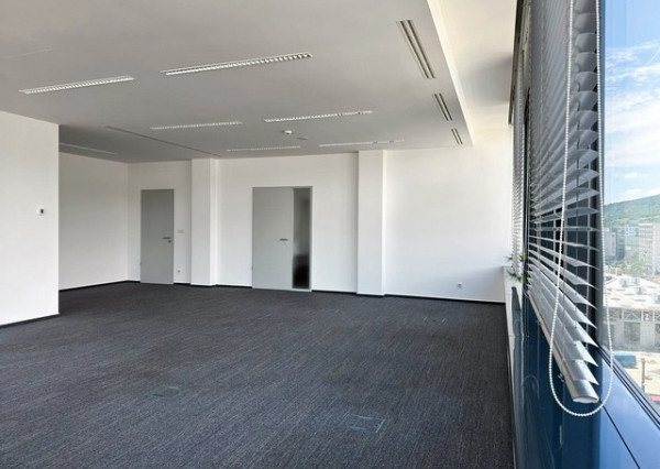 Reprezentatívne kancelárske priestory Reding Tower 2- 141 m2, Račianska ul.