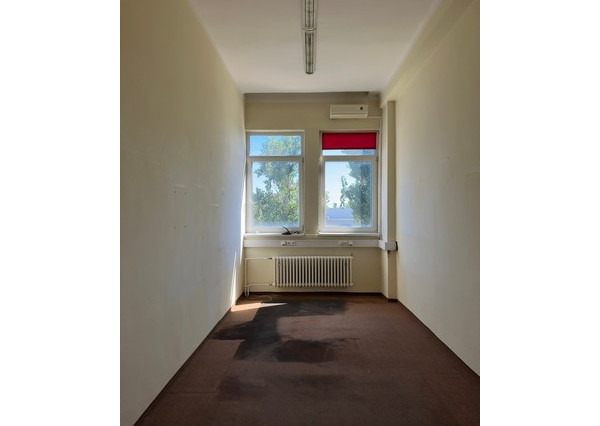 Kancelárske priestory na prenájom – od 15 m², Bojnická ul.
