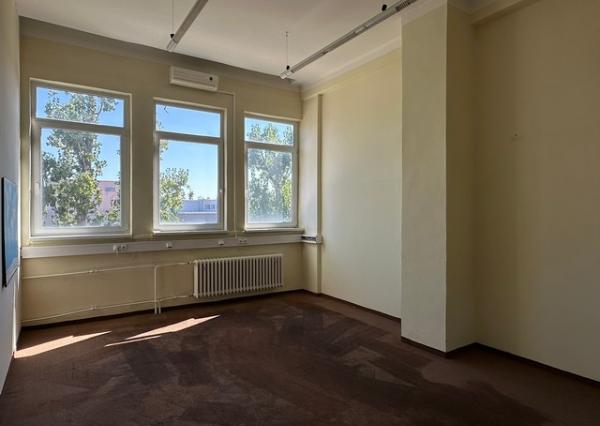 Kancelárske priestory na prenájom – od 15 m², Bojnická ul.