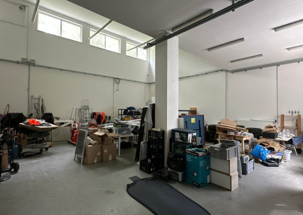 Skladovo-administratívny priestor na prenájom – 177 m², Račianska ul.