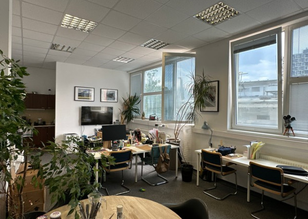 Skladovo-administratívny priestor na prenájom – 177 m², Račianska ul.