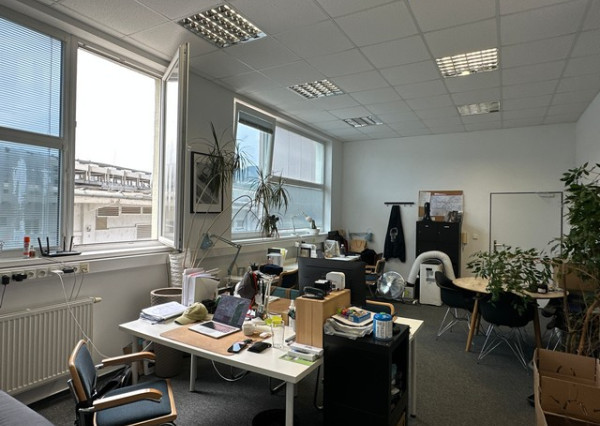 Skladovo-administratívny priestor na prenájom – 177 m², Račianska ul.
