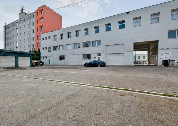 Obchodno-skladový priestor na prenájom - 246 m2, Vajnorská ul.