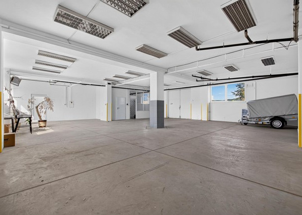 Obchodno-skladový priestor na prenájom - 246 m2, Vajnorská ul.