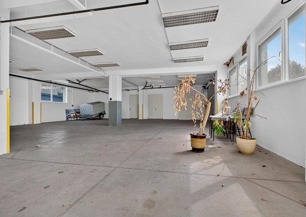 Obchodno-skladový priestor na prenájom - 246 m2, Vajnorská ul.