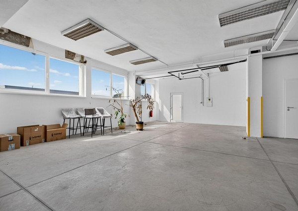 Obchodno-skladový priestor na prenájom - 246 m2, Vajnorská ul.