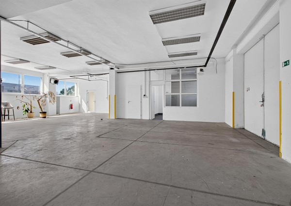 Obchodno-skladový priestor na prenájom - 246 m2, Vajnorská ul.