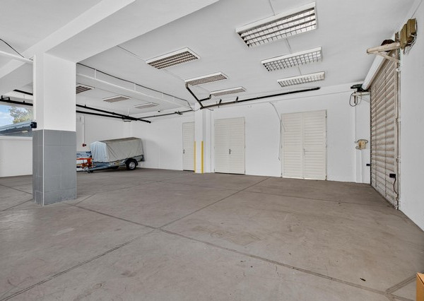 Obchodno-skladový priestor na prenájom - 246 m2, Vajnorská ul.