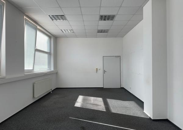 Skladovo-administratívny priestor na prenájom – 177 m², Račianska ul.