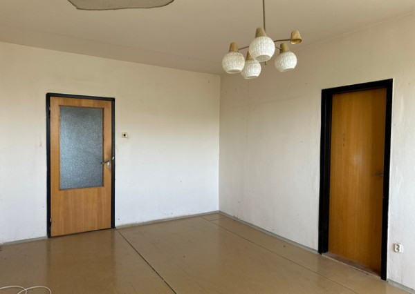3-izbový byt v pôvodnom stave, lodžia, pivnica - 69 m2, ul. Mamateyova
