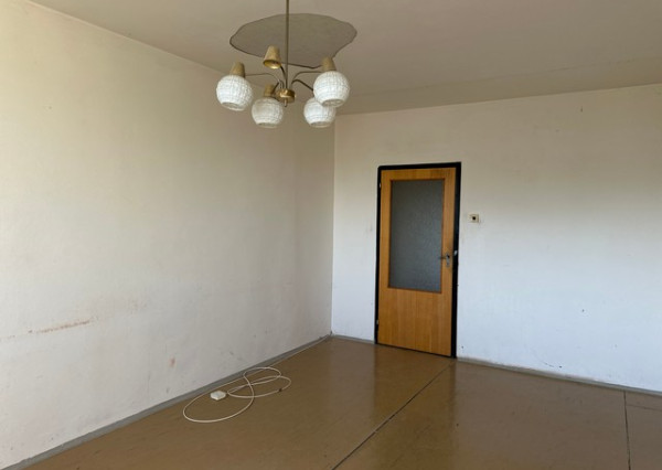 3-izbový byt v pôvodnom stave, lodžia, pivnica - 69 m2, ul. Mamateyova
