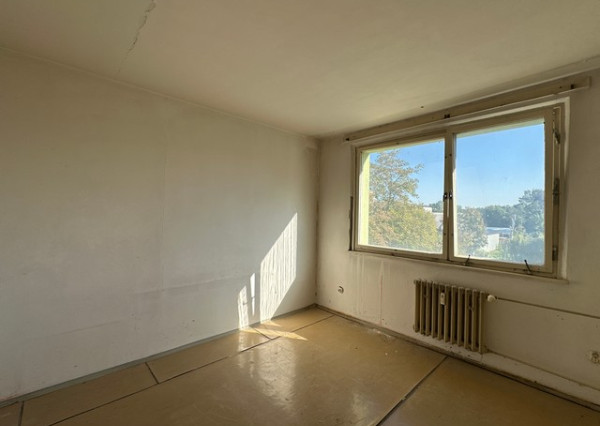 3-izbový byt v pôvodnom stave, lodžia, pivnica - 69 m2, ul. Mamateyova