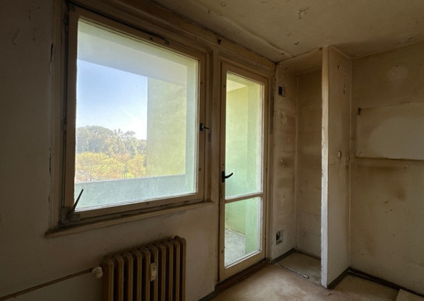 3-izbový byt v pôvodnom stave, lodžia, pivnica - 69 m2, ul. Mamateyova