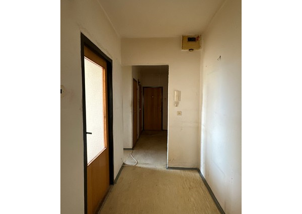 3-izbový byt v pôvodnom stave, lodžia, pivnica - 69 m2, ul. Mamateyova