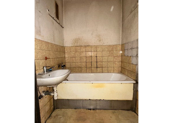 3-izbový byt v pôvodnom stave, lodžia, pivnica - 69 m2, ul. Mamateyova